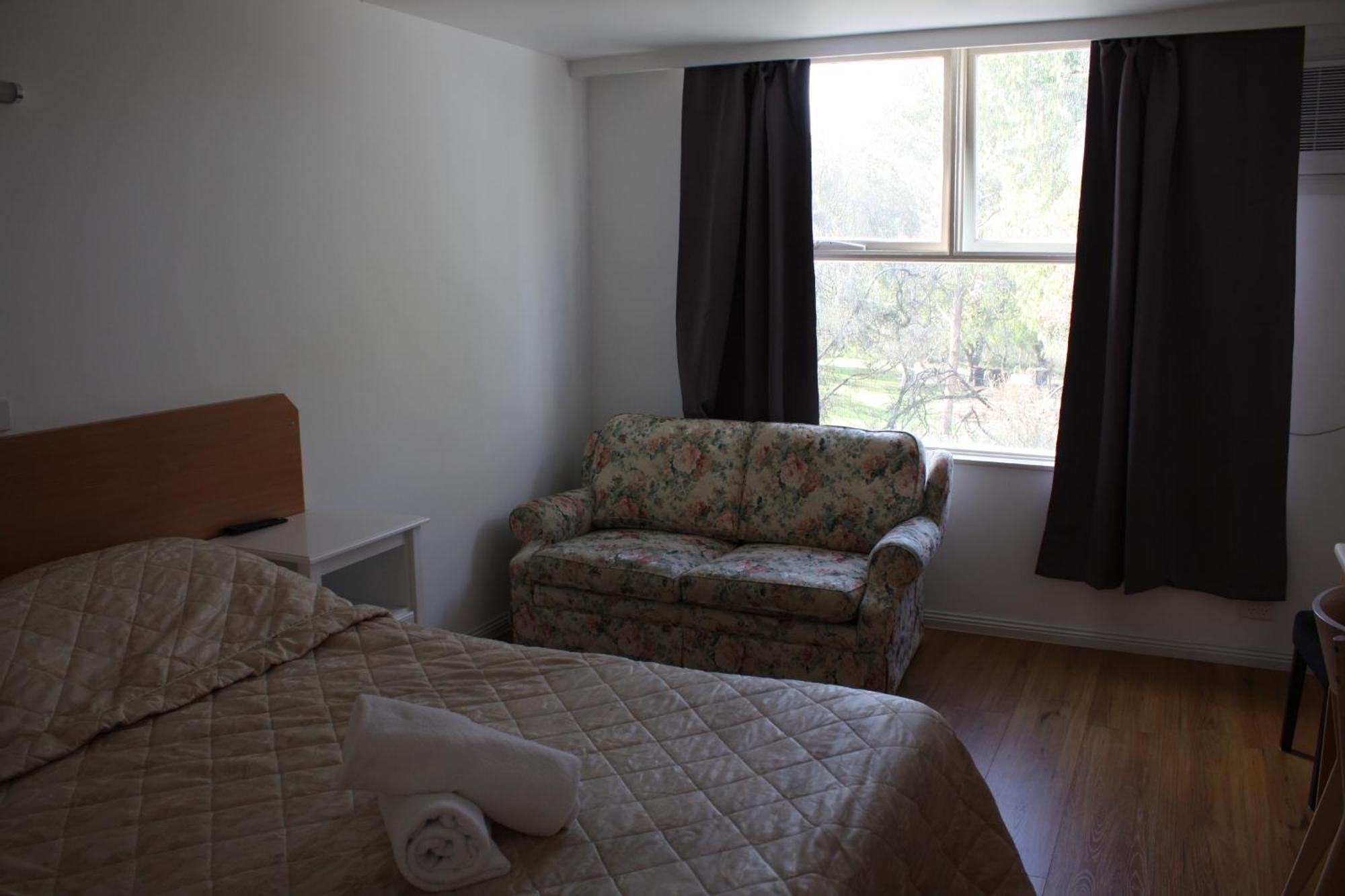 Coburg Motor Inn Melbourne Bagian luar foto